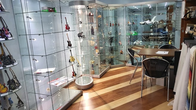 Bild Glasvitrinen GC Gestaltung