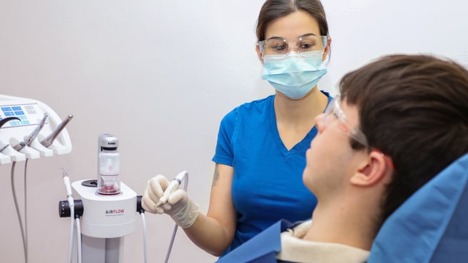Zahnarztpraxis Dr. M. Lumer image