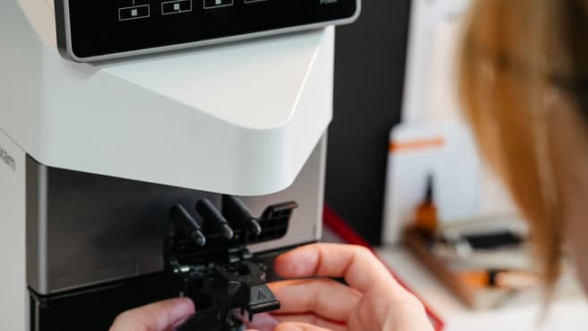 CHALON Optik • Optometrie • Brillen • Kontaktlinsen image