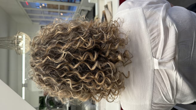 Hair Corner image