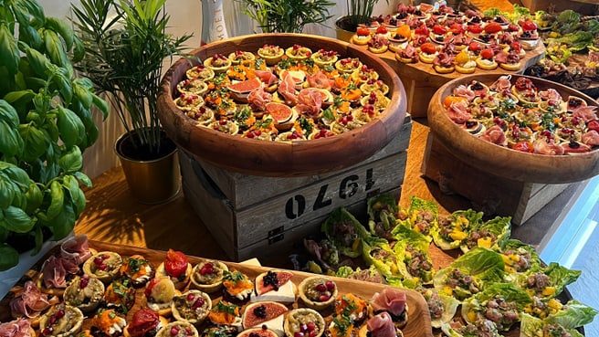 Ron Catering image