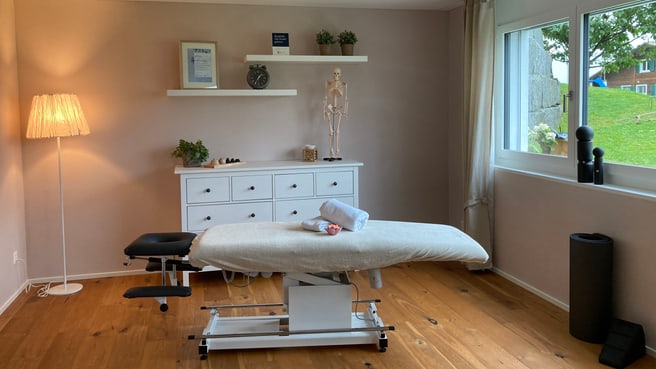 Massage & Therapie image