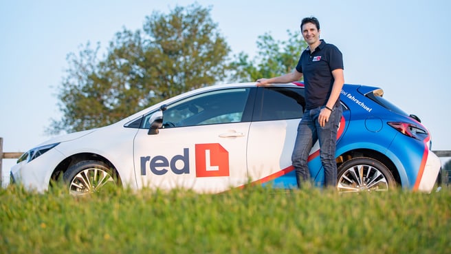 Image Fahrschule red-L | Nothelferkurs | Theorie | VKU | Auto