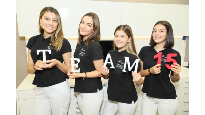 TEAM 15 - PRAXIS FÜR ZAHNMEDIZIN & KOMPETENZZENTRUM FÜR IMPLANTOLOGIE image