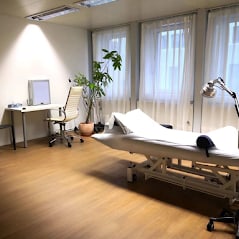 Photo NUWA TCM Praxis Solothurn für Akupunktur Tuina massage Schröpfen