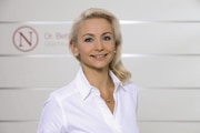 Dr. med. dent., M.Sc., Fachzahnärztin für Oralchirurgie Bettina Anna Neffe